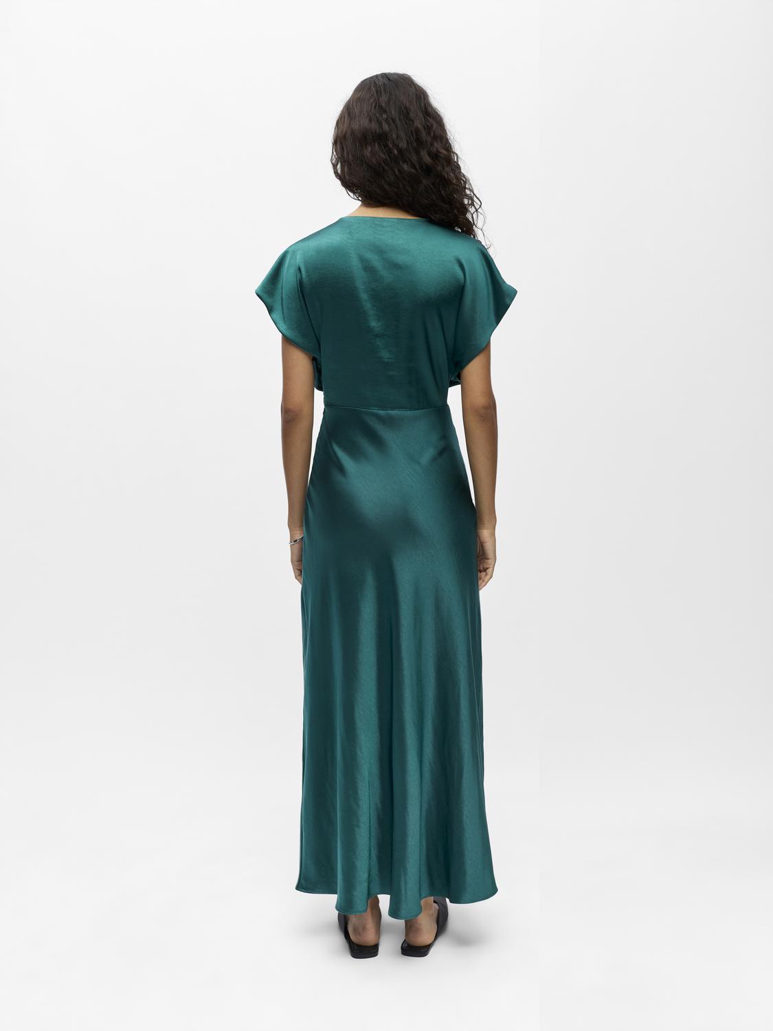 model_shot-back